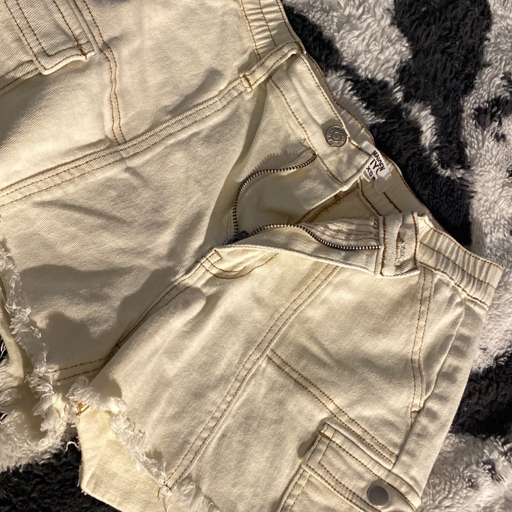 Cream Jean Shorts with Classic Design